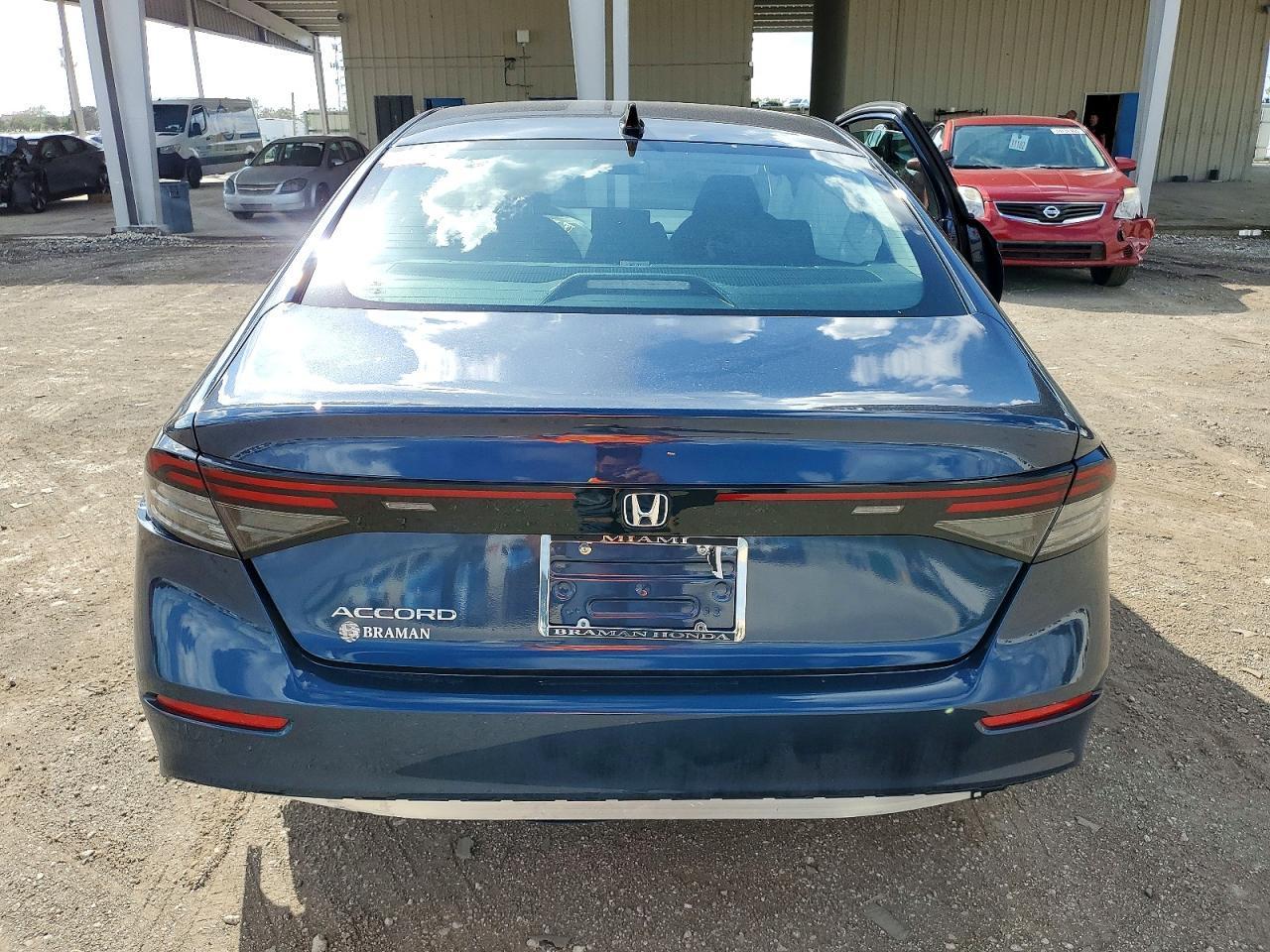 2025 Honda Accord Se - Image 6