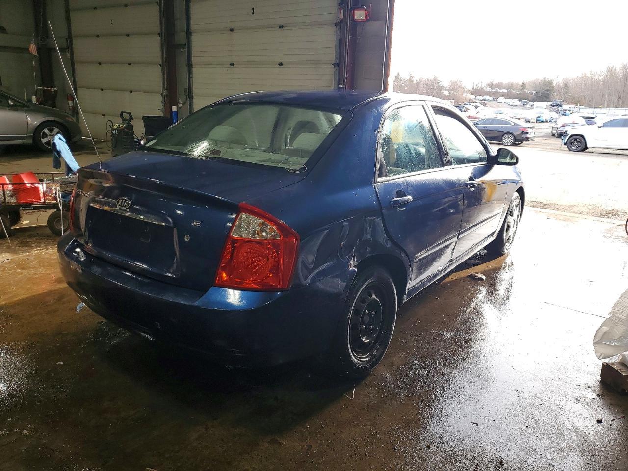 2005 Kia Spectra Lx - Image 3