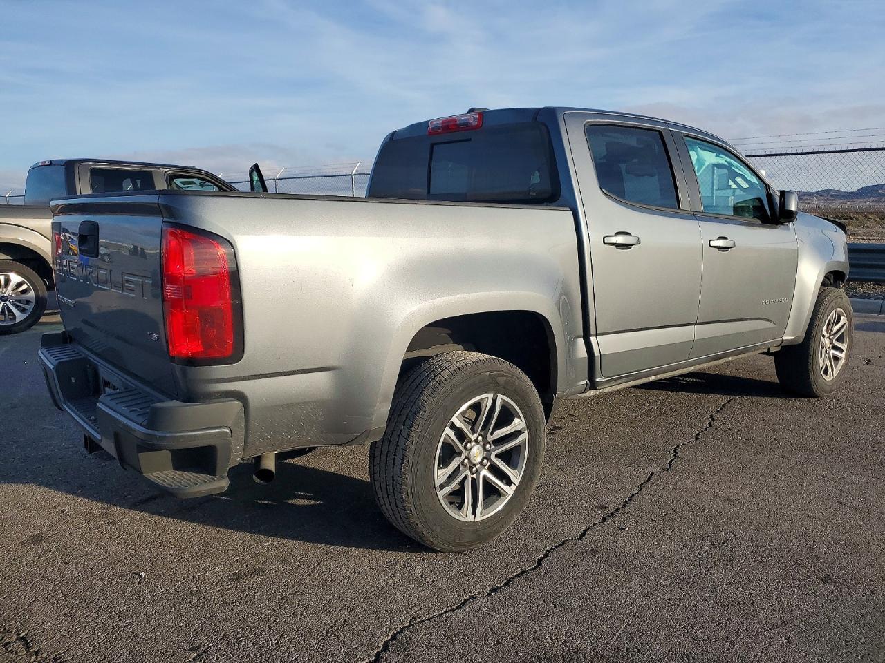 2022 Chevrolet Colorado Lt - Image 3