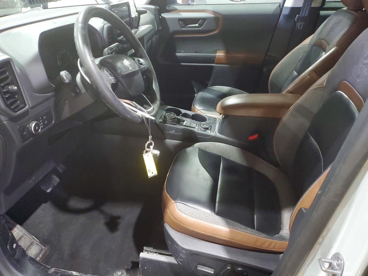 2024 Ford Bronco Sport Outer Banks - Image 7