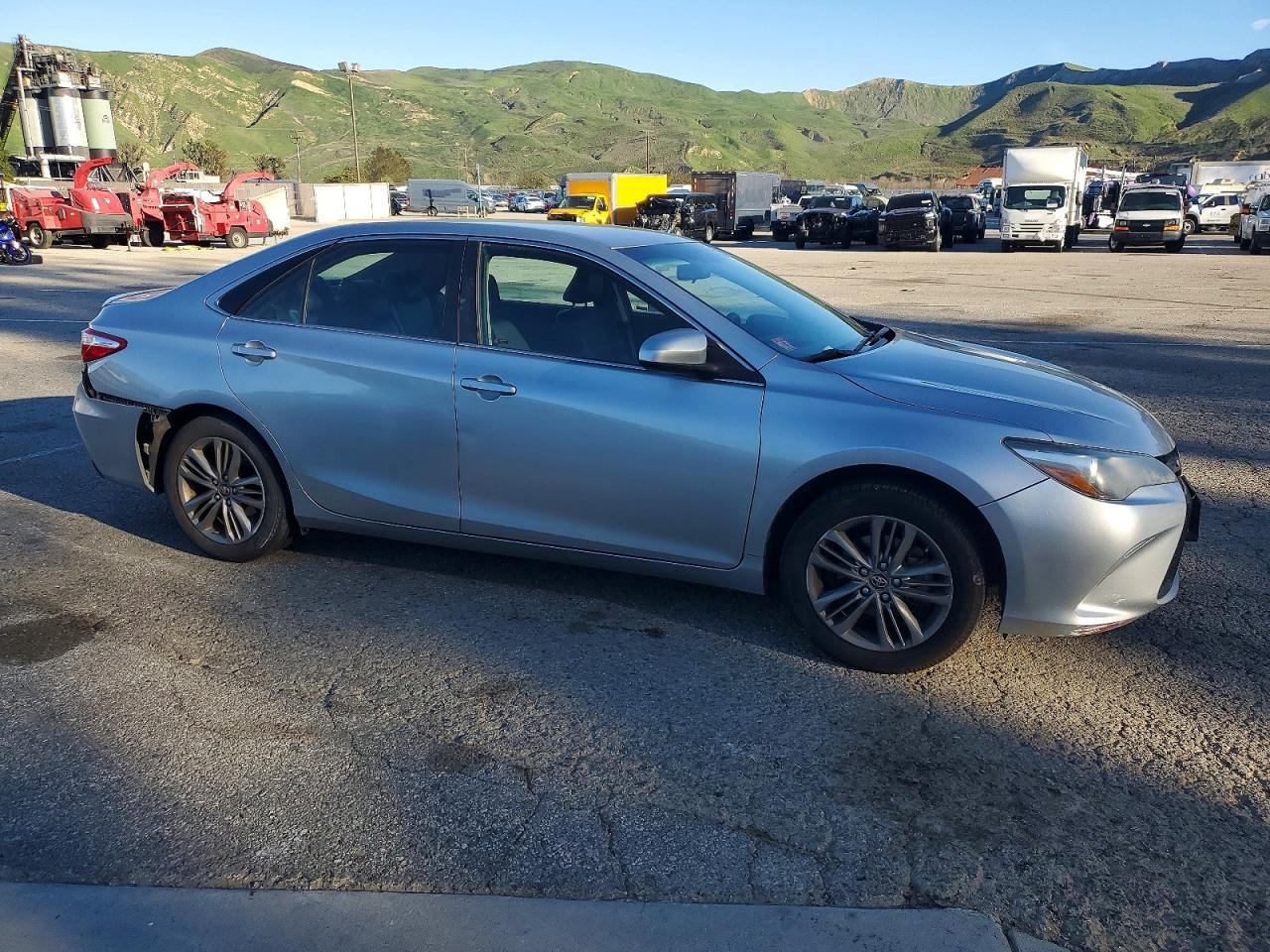 2017 Toyota Camry Le - Фото 4