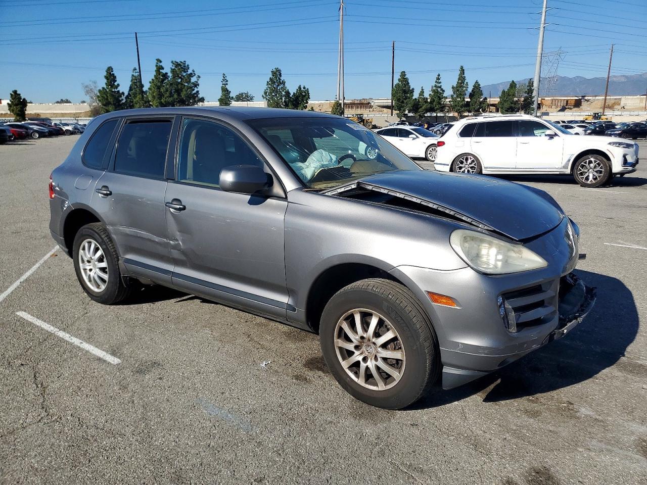 2010 Porsche Cayenne - Image 4