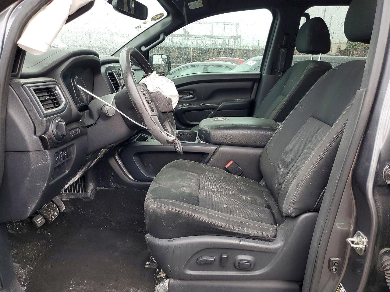 2019 Nissan Titan Platinum Reserve - Image 7