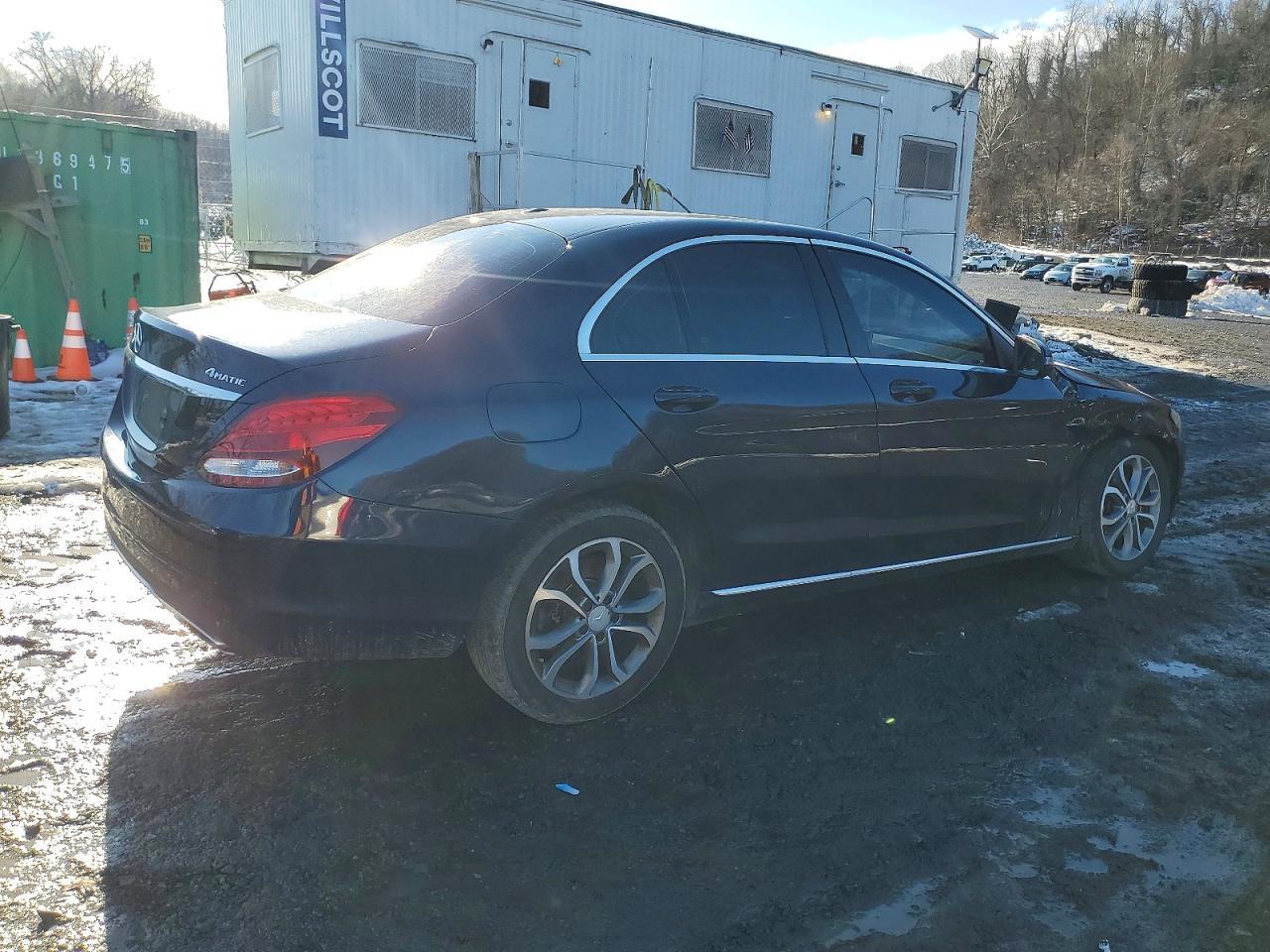 2016 Mercedes-Benz C 300 4Matic - Фото 3