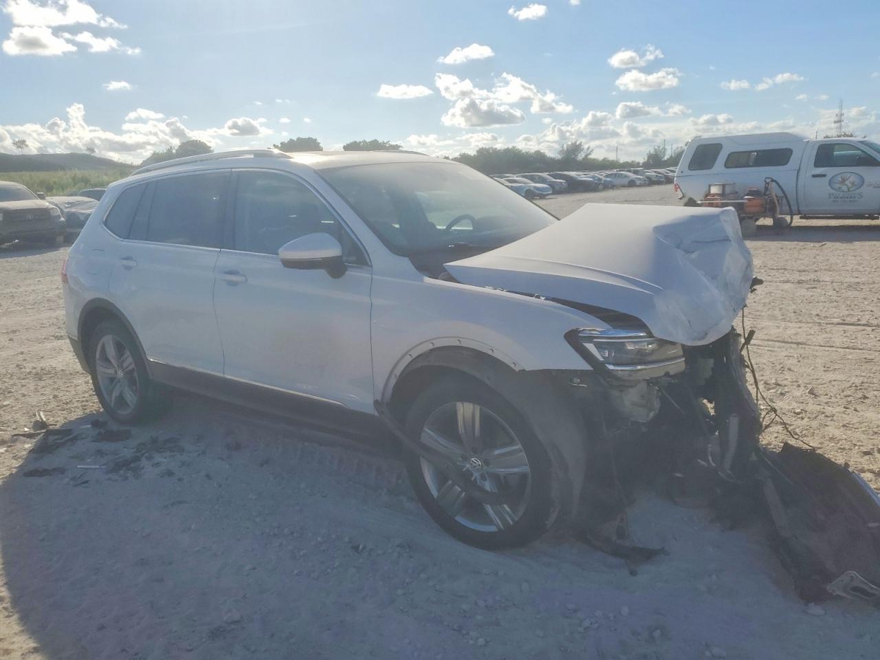 2018 Volkswagen Tiguan Sel Premium - Фото 4