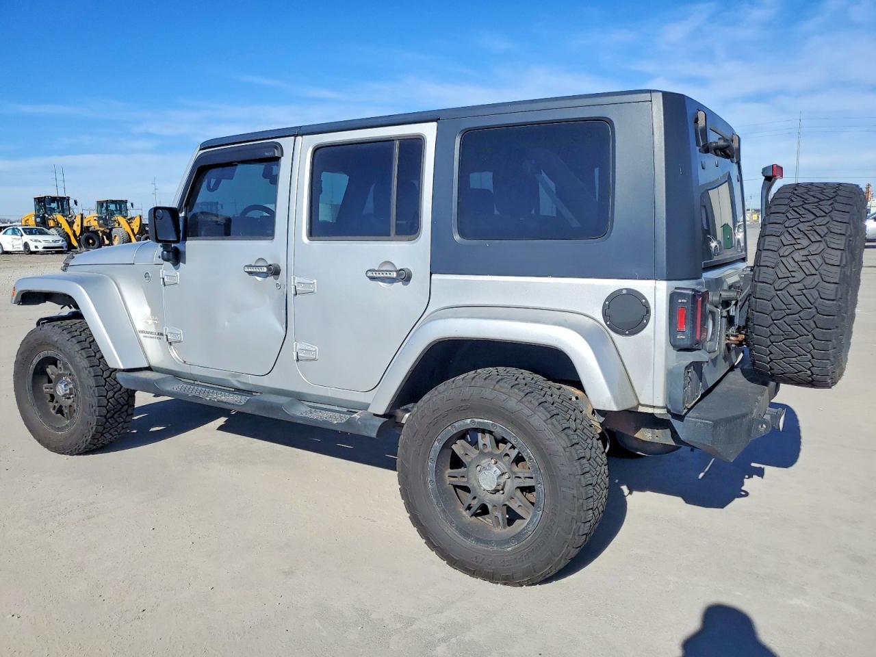 2008 Jeep Wrangler Unlimited Sahara - Image 2