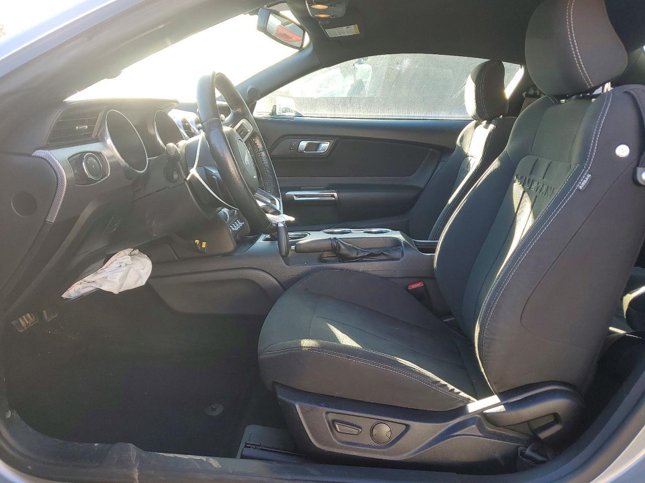 2020 Ford Mustang - Фото 7