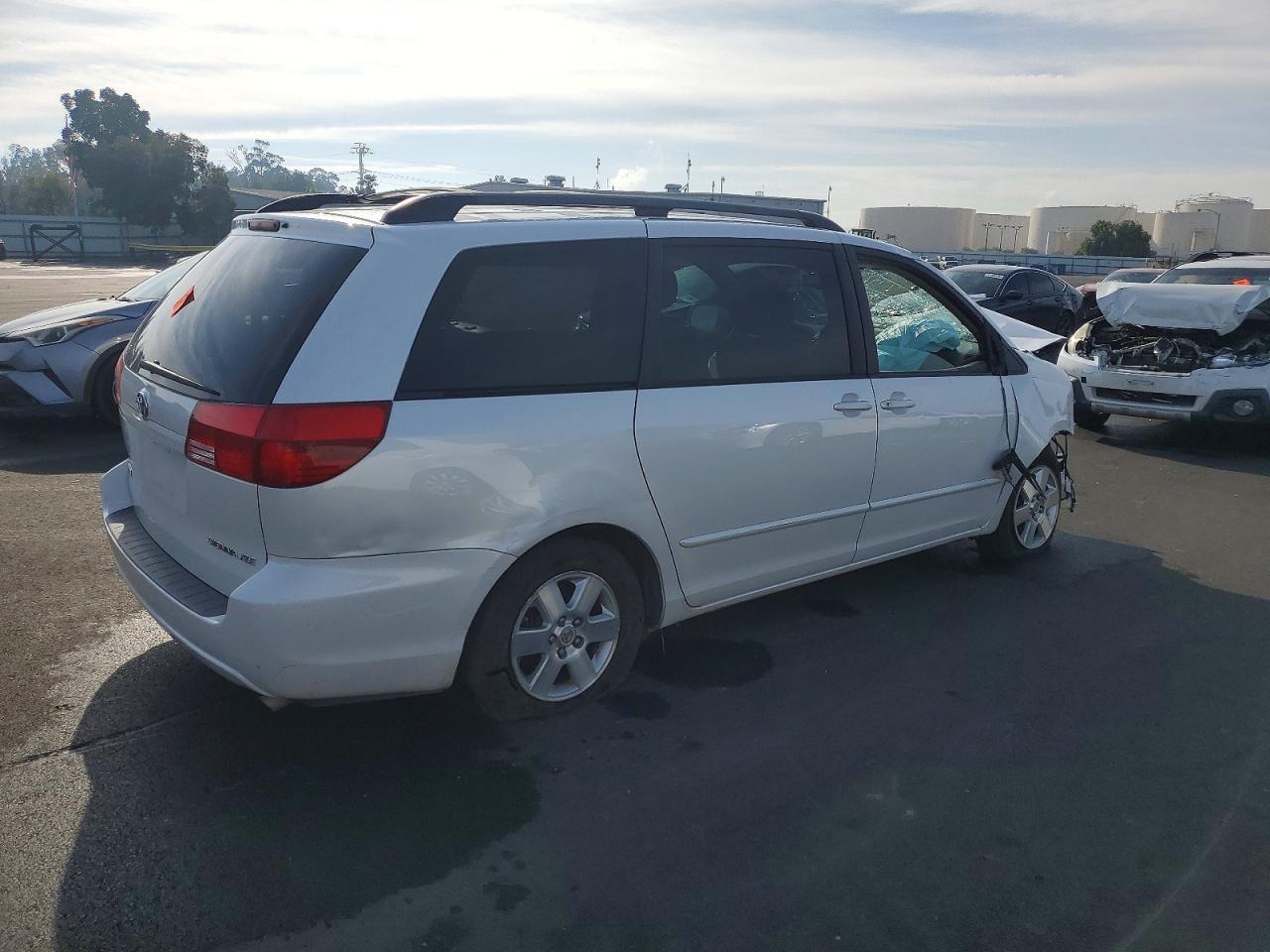 2004 Toyota Sienna Xle - Фото 3