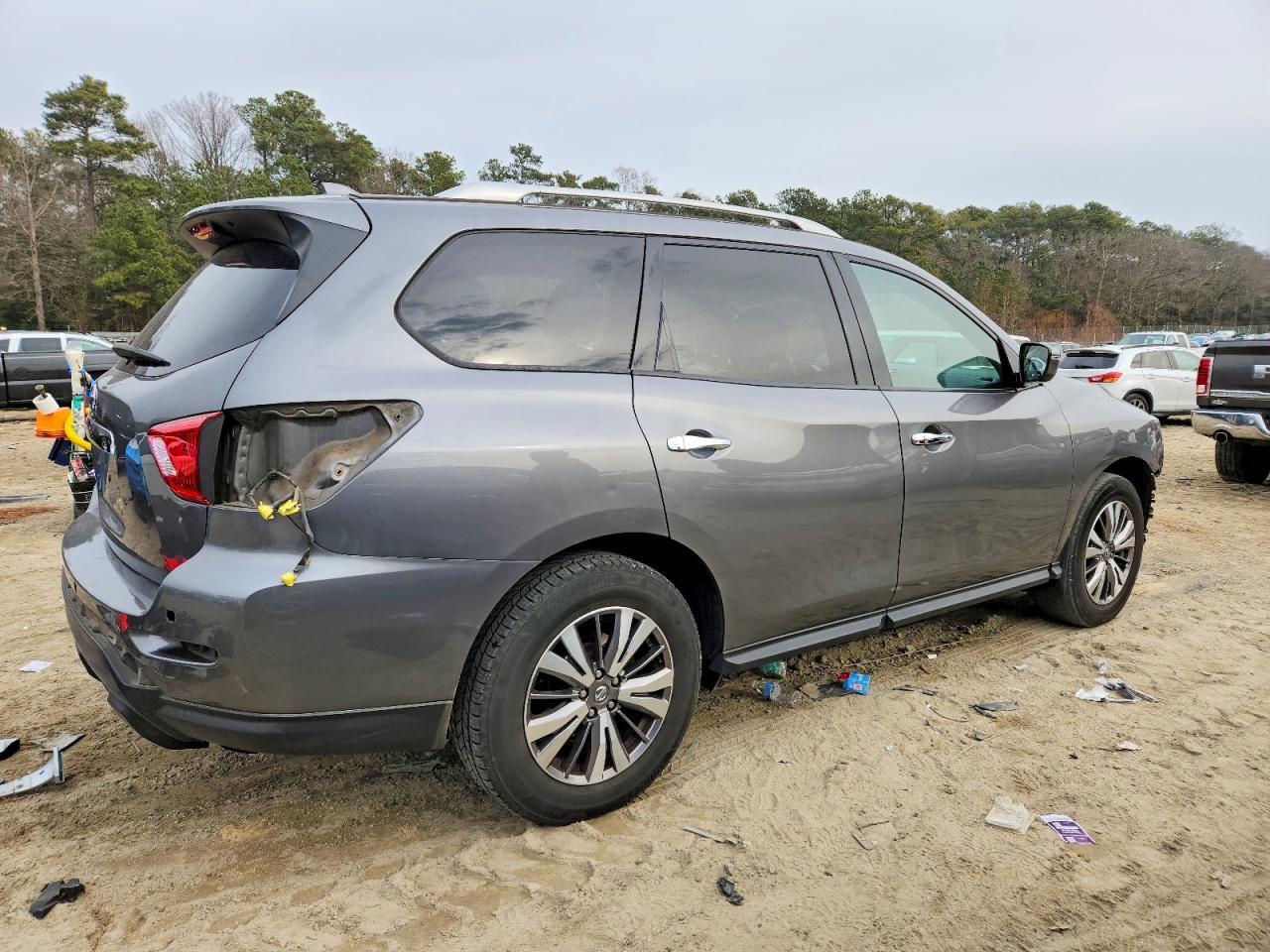 2019 Nissan Pathfinder S - Фото 3