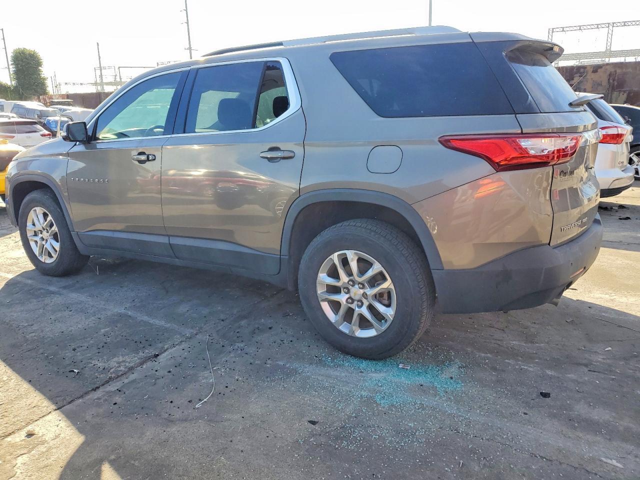 2018 Chevrolet Traverse Lt - Фото 2