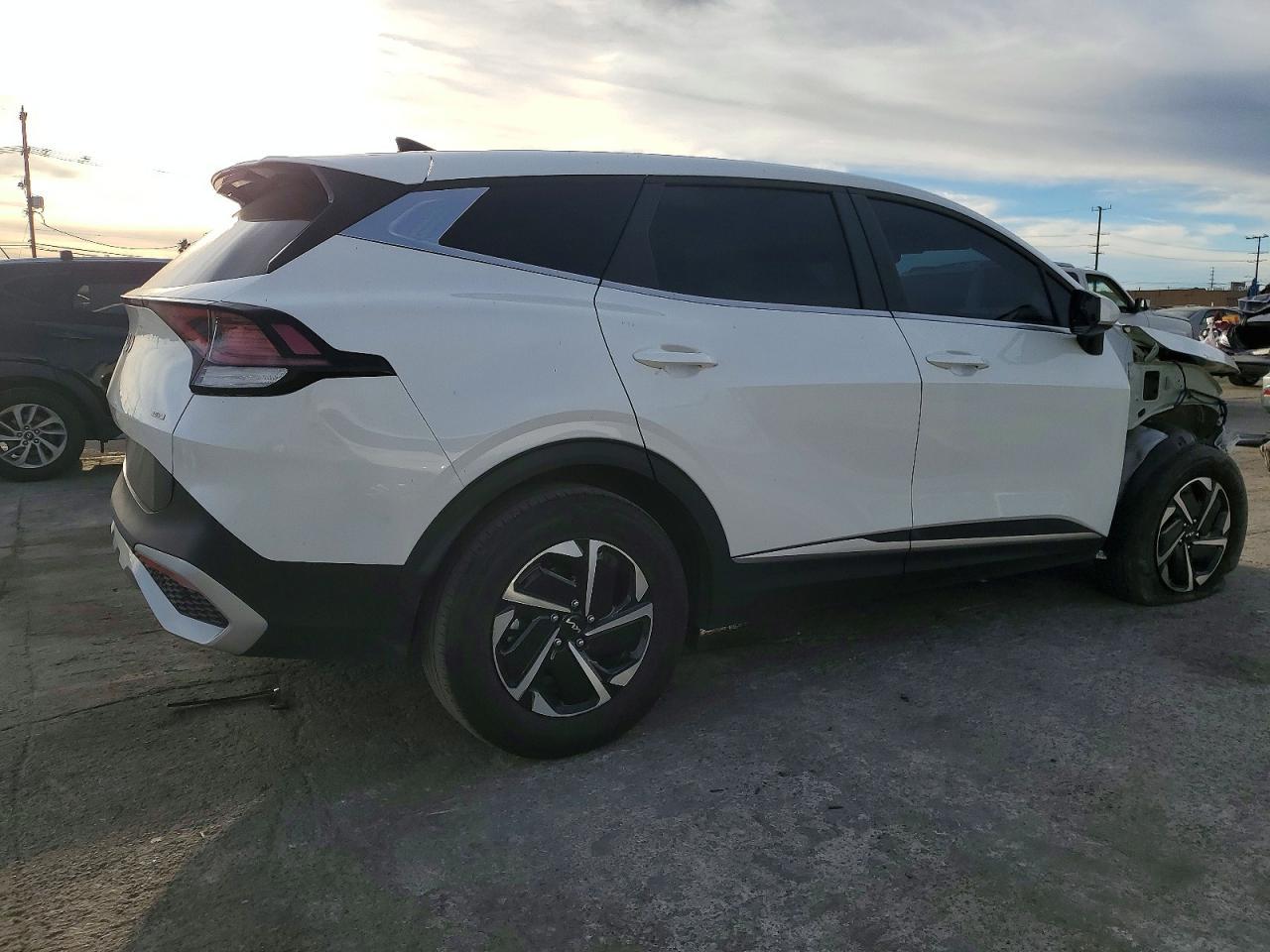2023 Kia Sportage Hybrid Lx - Фото 3