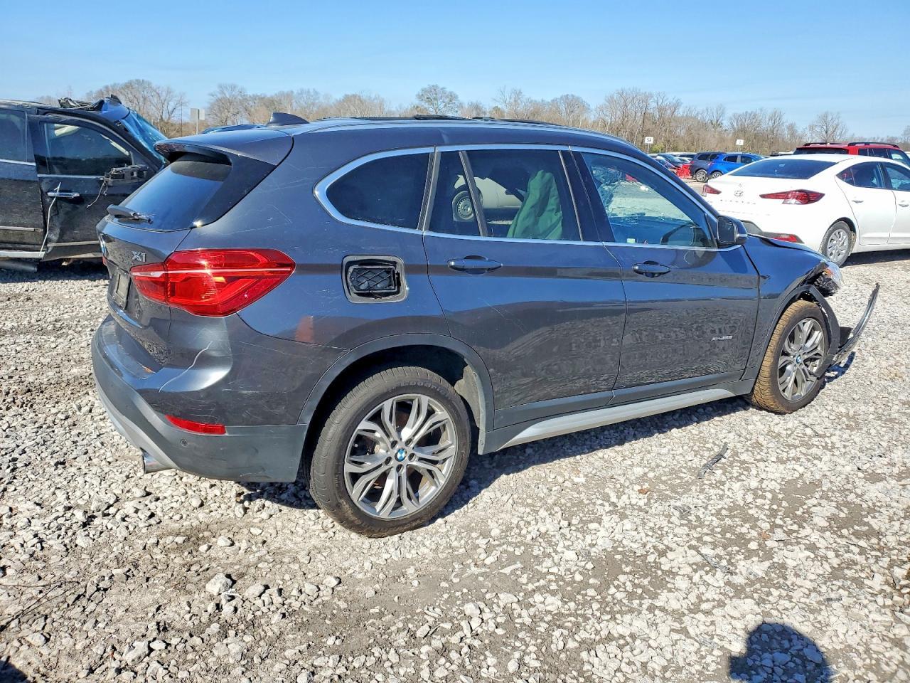 2016 BMW X1 xDrive28I - Фото 3
