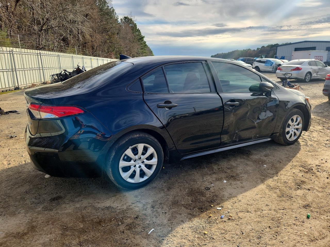 2025 Toyota Corolla Le - Фото 3