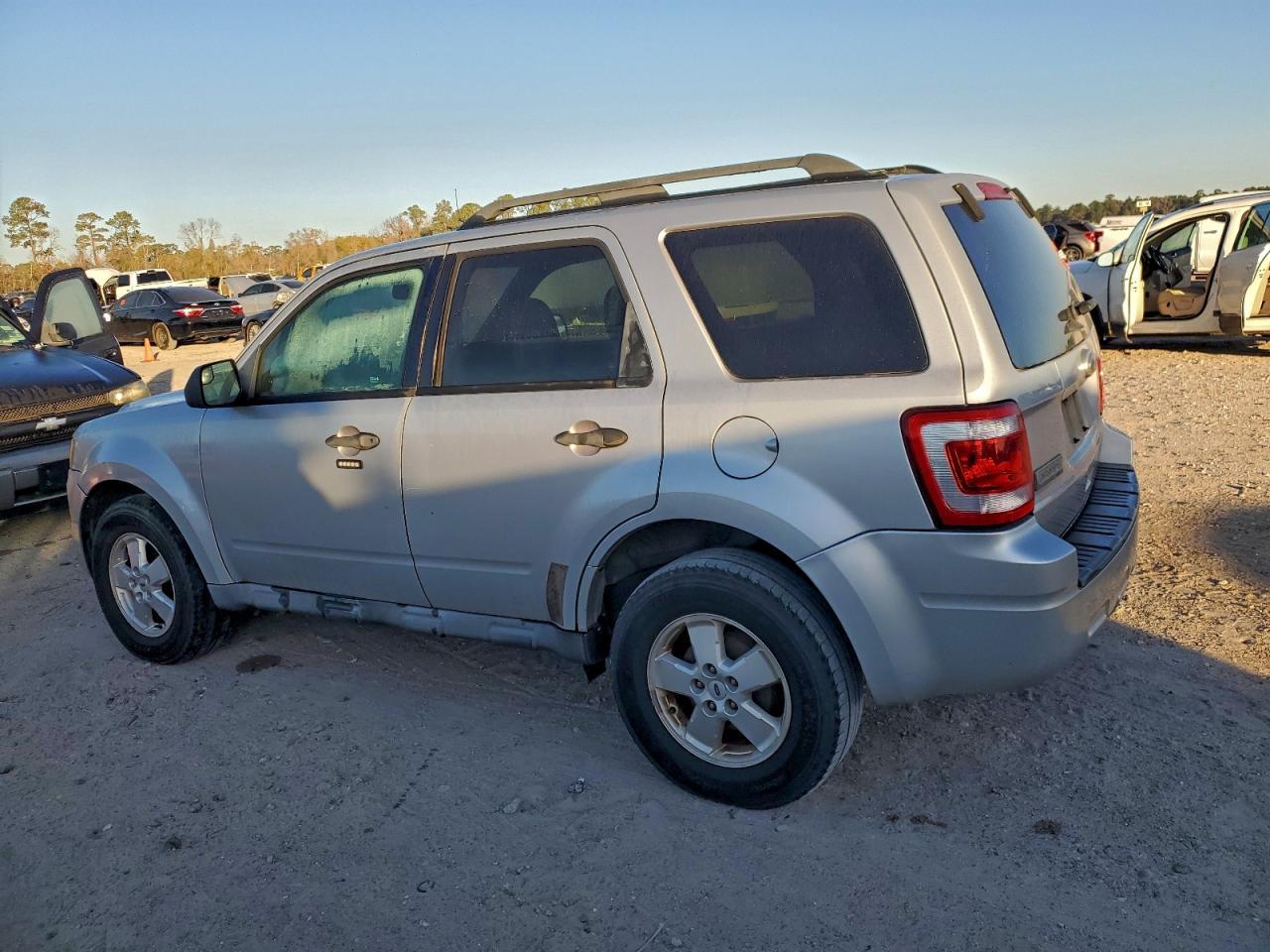 2011 Ford Escape Xlt - Фото 2