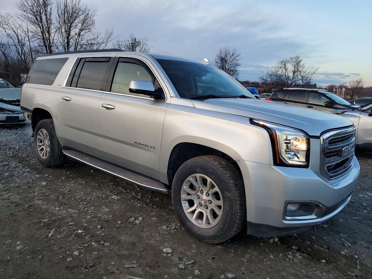 2019 GMC Yukon Xl C1500 Slt - Image 4