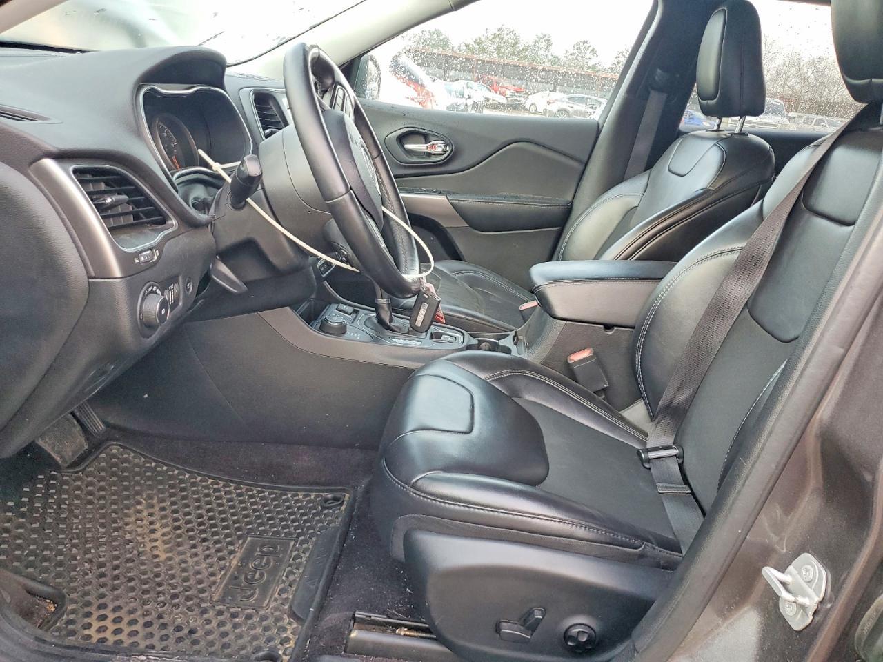 2019 Jeep Cherokee Latitude Plus - Фото 7