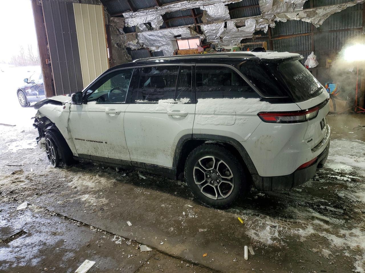 2022 Jeep Grand Cherokee Trailhawk - Image 2