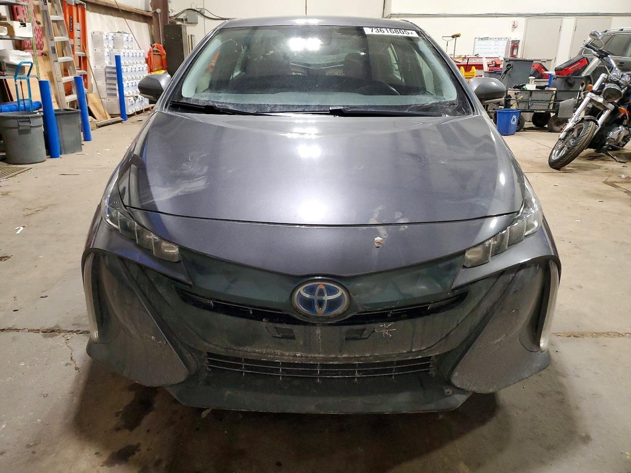 2021 Toyota Prius Prime Le - Фото 5
