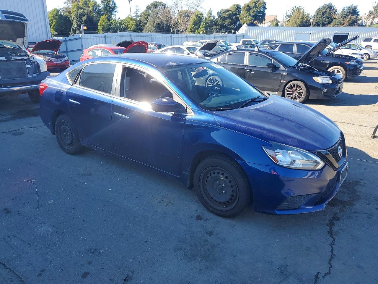 2017 Nissan Sentra S - Фото 4