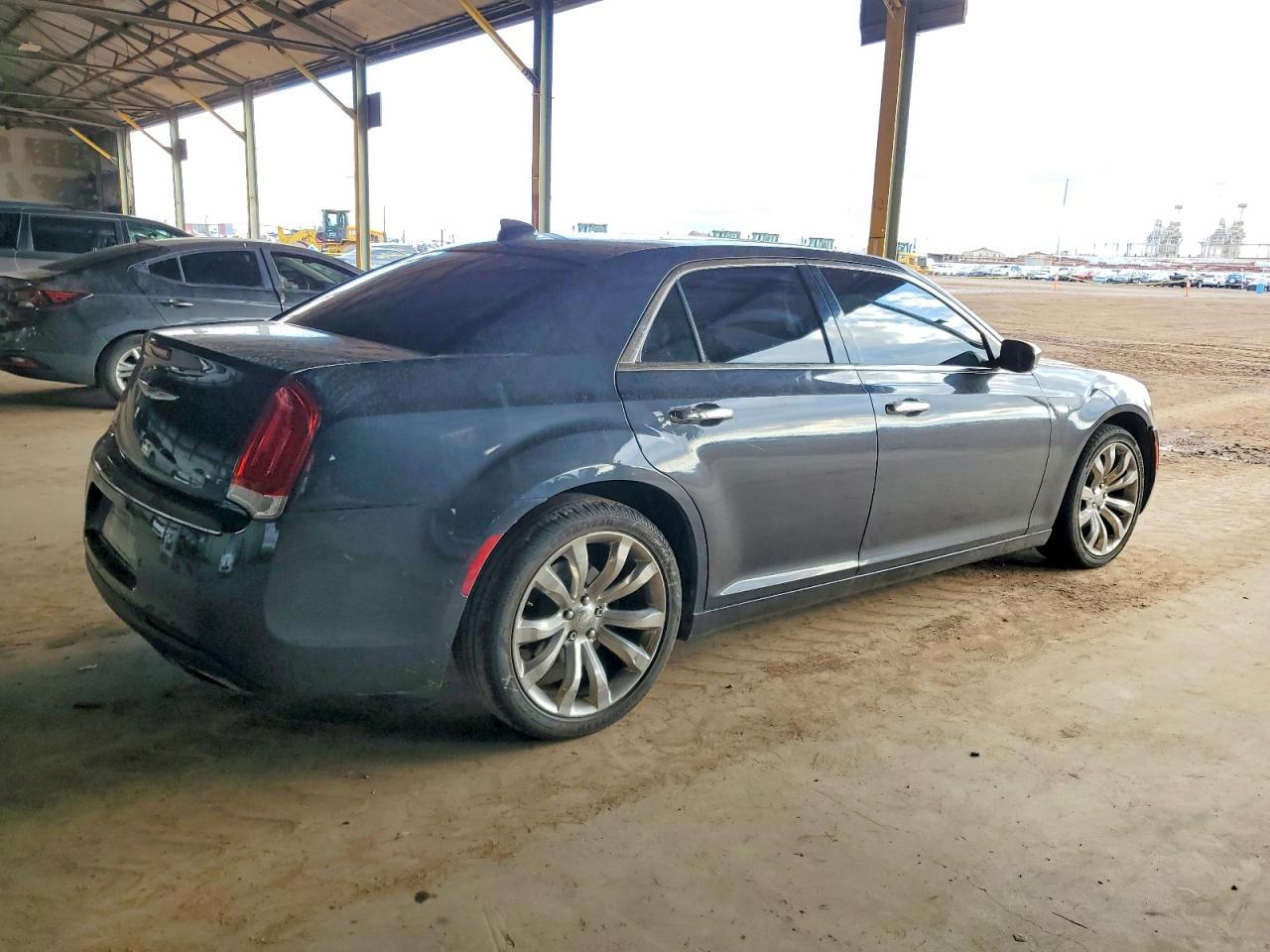2018 Chrysler 300 Limited - Image 3