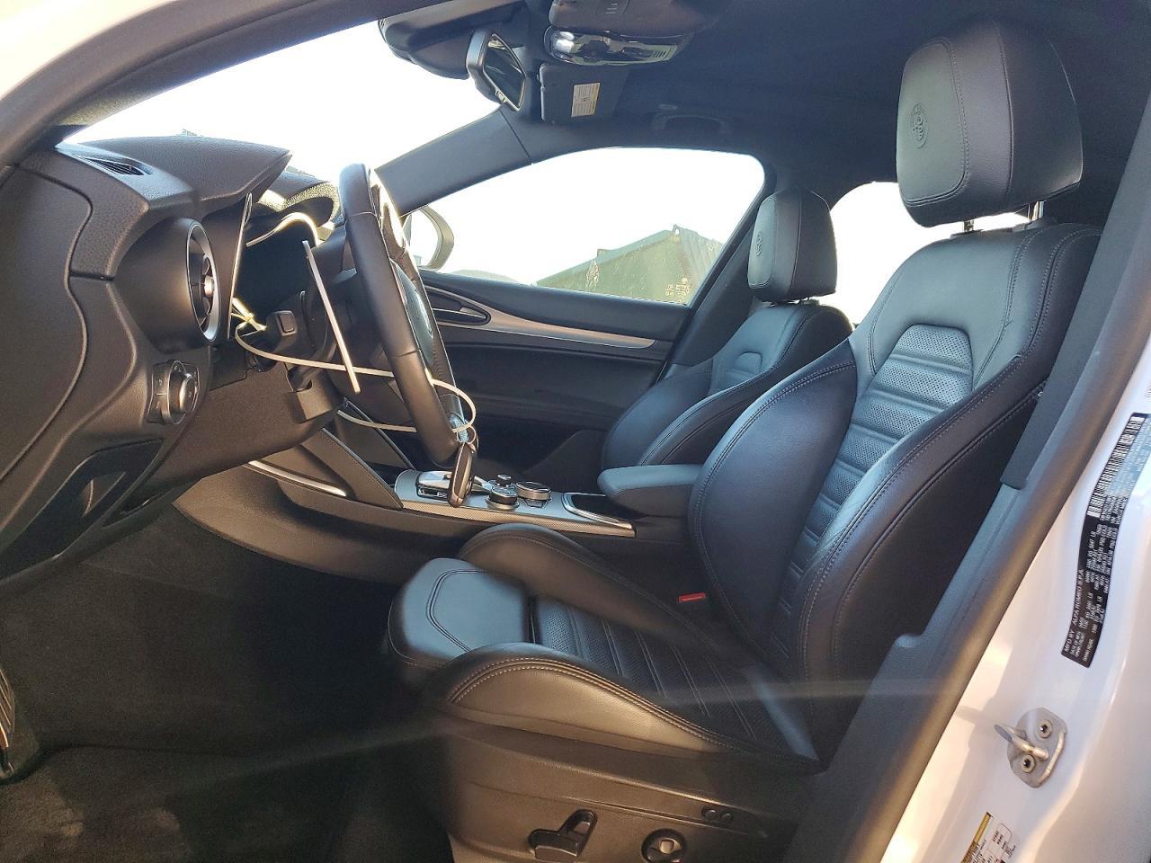 2022 Alfa Romeo Stelvio Ti - Image 7