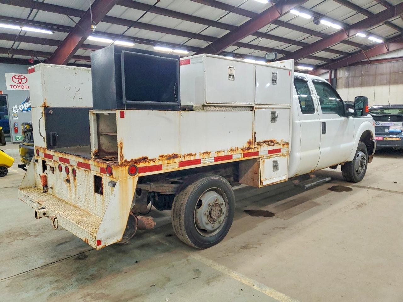 2011 Ford F350 Super Duty - Image 3