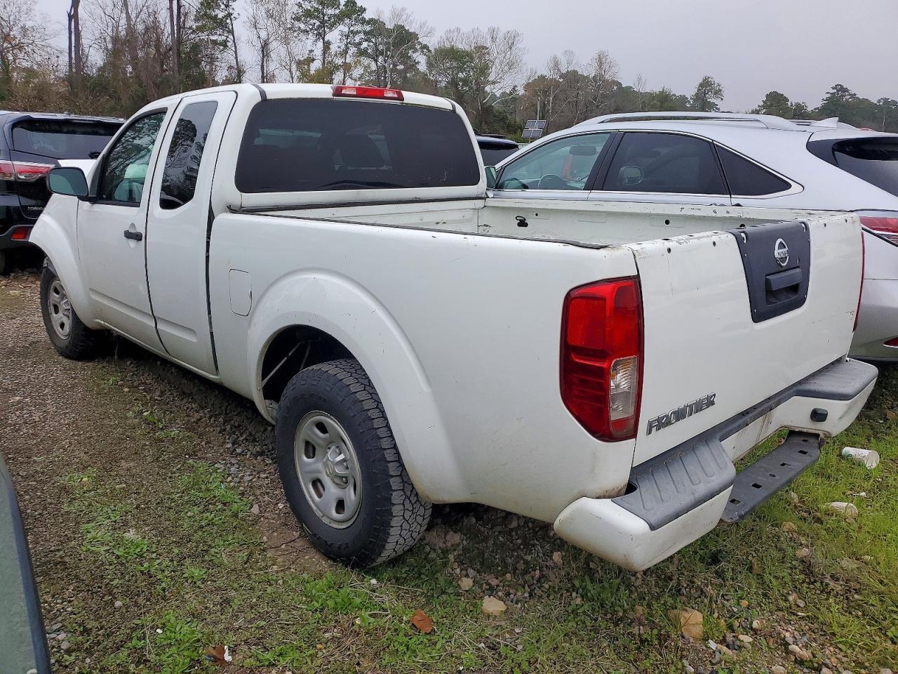 2017 Nissan Frontier S - Фото 2