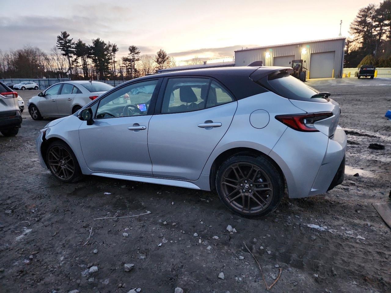 2024 Toyota Corolla Hatchback Nightshade - Фото 2