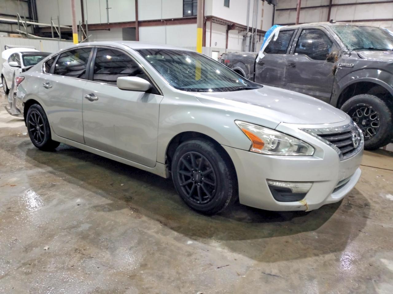 2013 Niss Altima - Фото 4