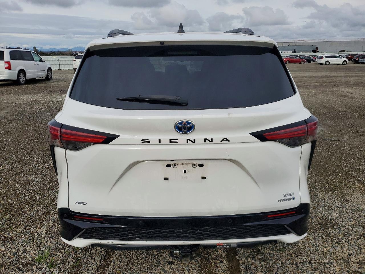 2022 Toyota Sienna Xse - Image 6