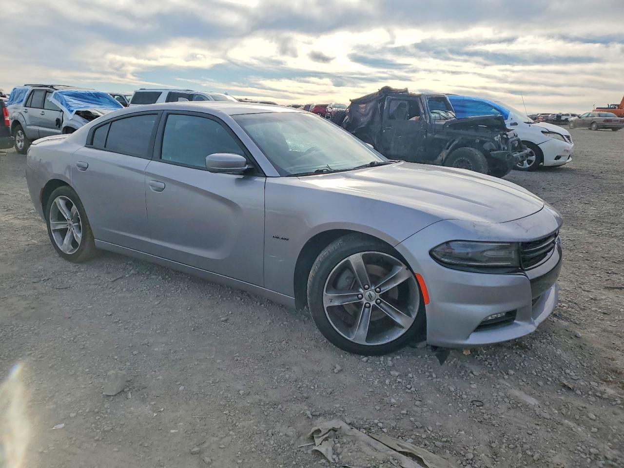 2018 Dodge Charger R - Image 4
