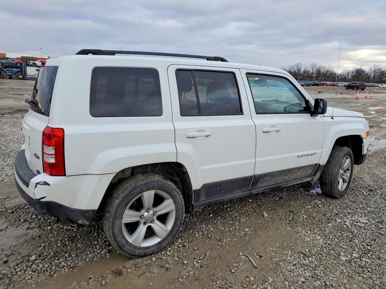 2014 Jeep Patriot Latitude - Фото 3