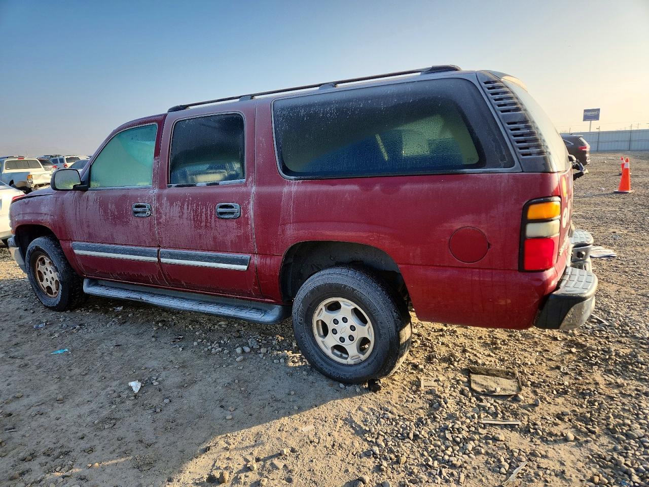 2005 Chevrolet Suburban K1500 - Image 2