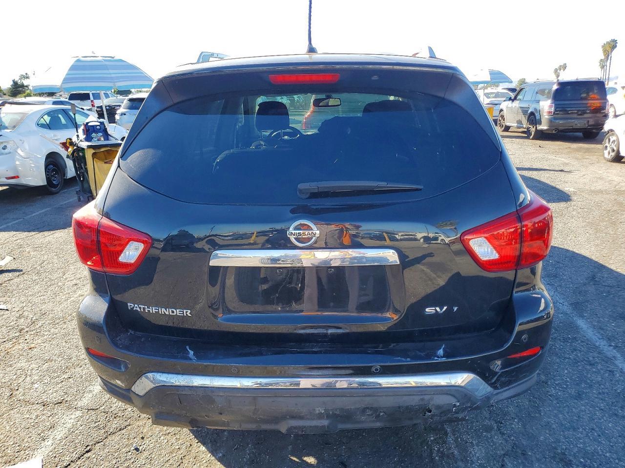 2018 Nissan Pathfinder S - Фото 6