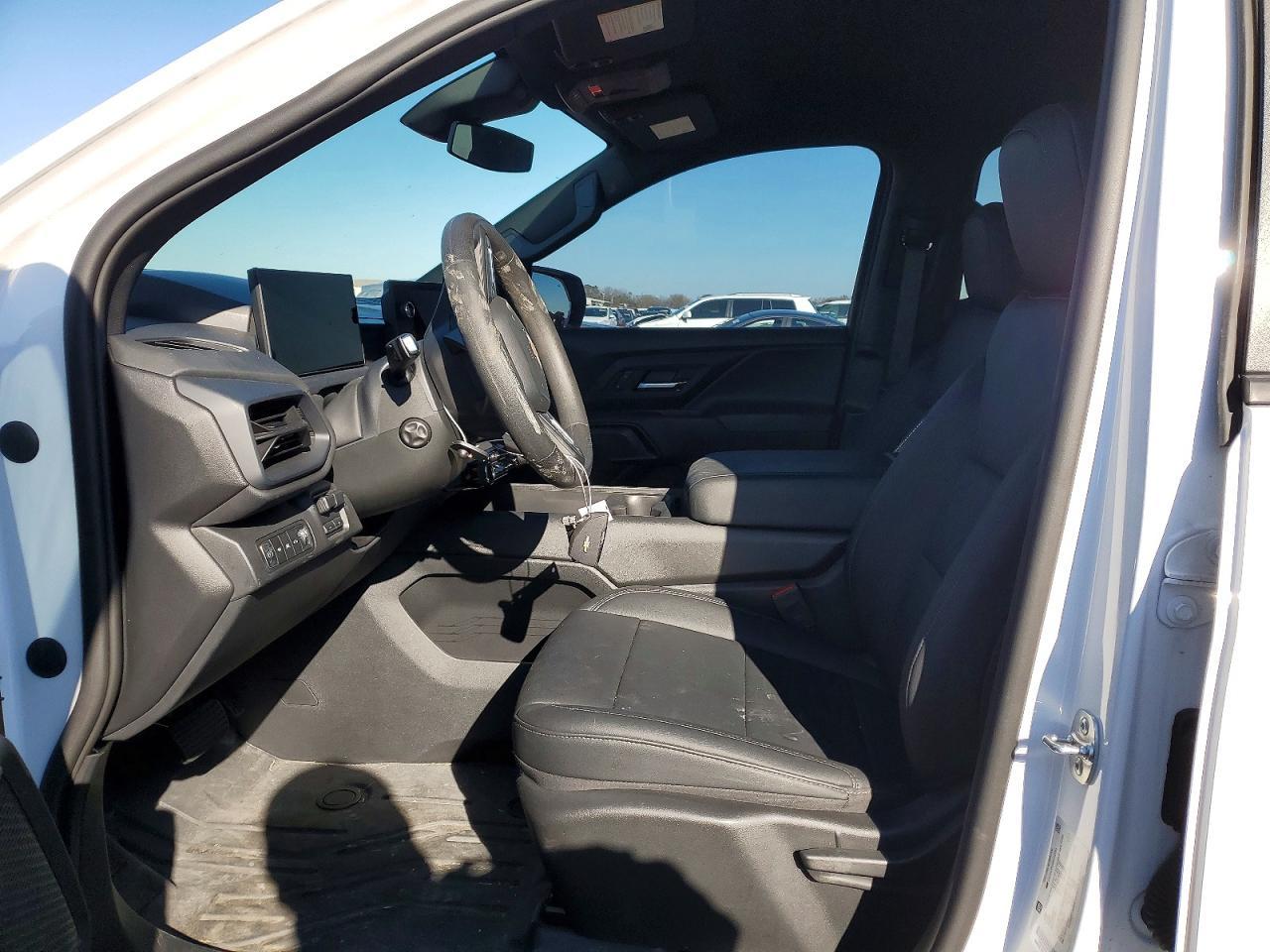 2024 Chevrolet Silverado - Фото 7