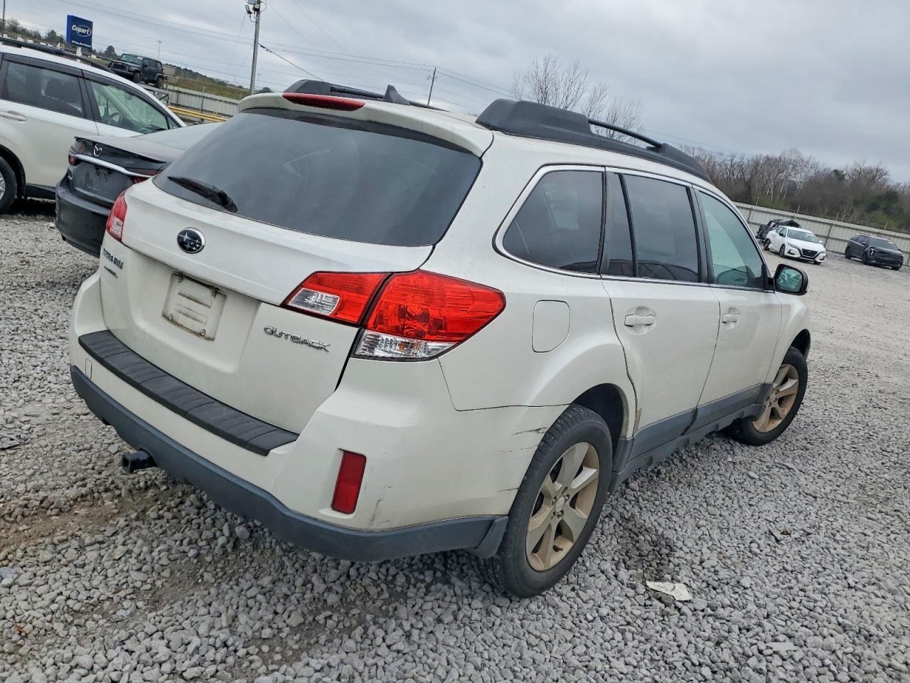 2014 Subaru Outback 2.5I Premium - Фото 3
