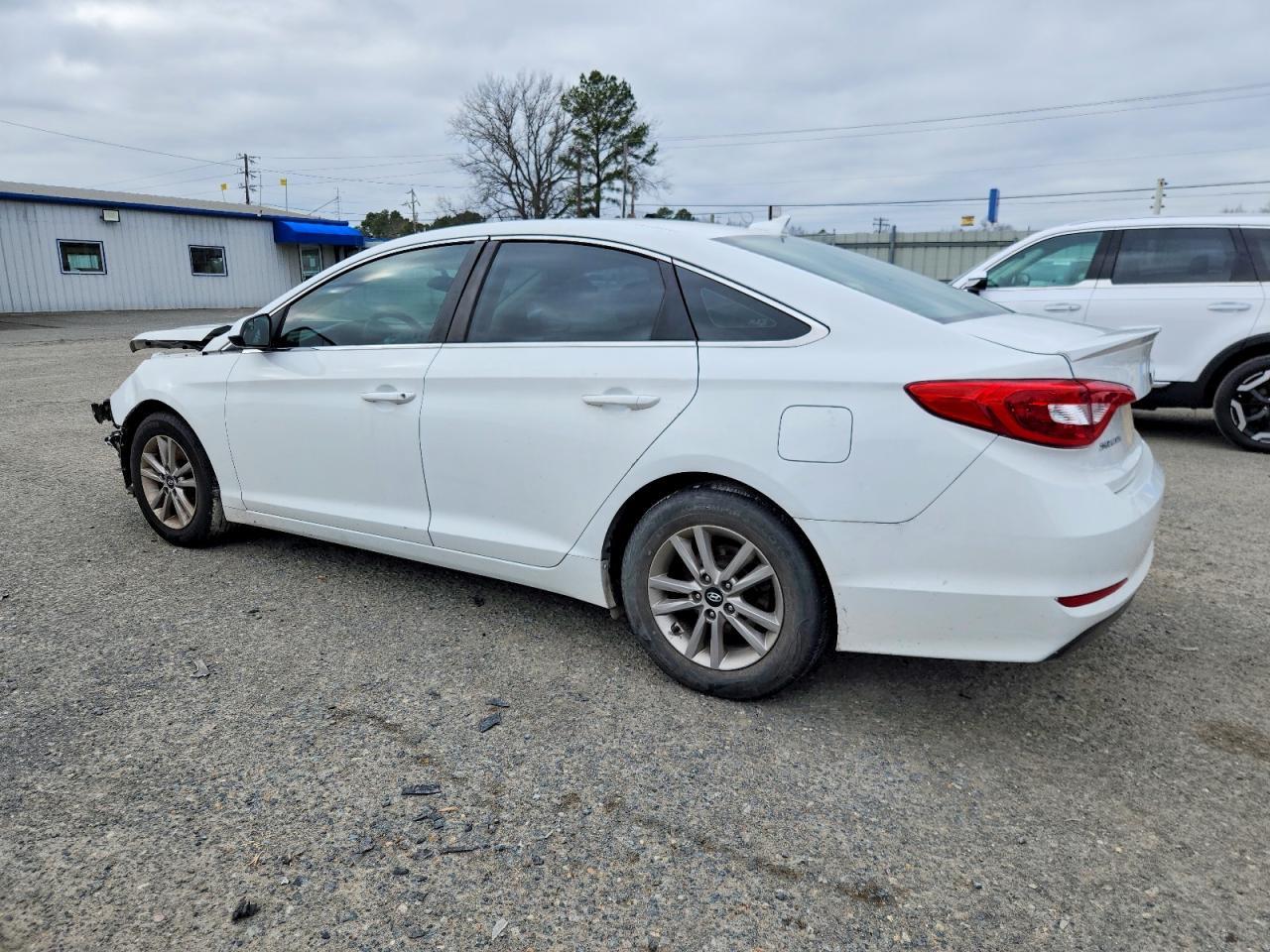 2016 Hyundai Sonata Se - Image 2