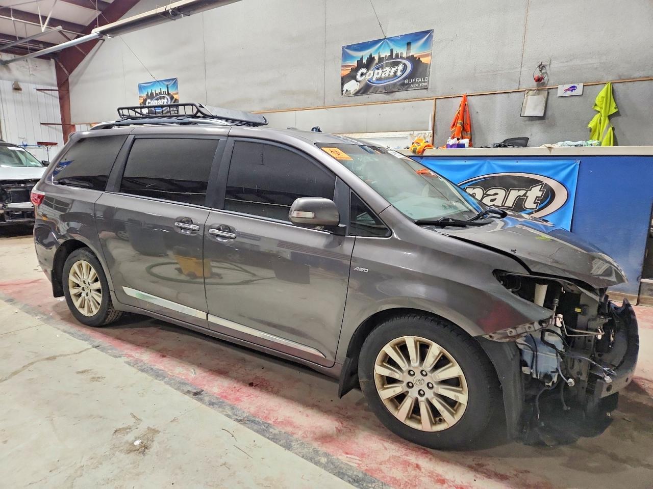 2016 Toyota Sienna Xle - Image 4