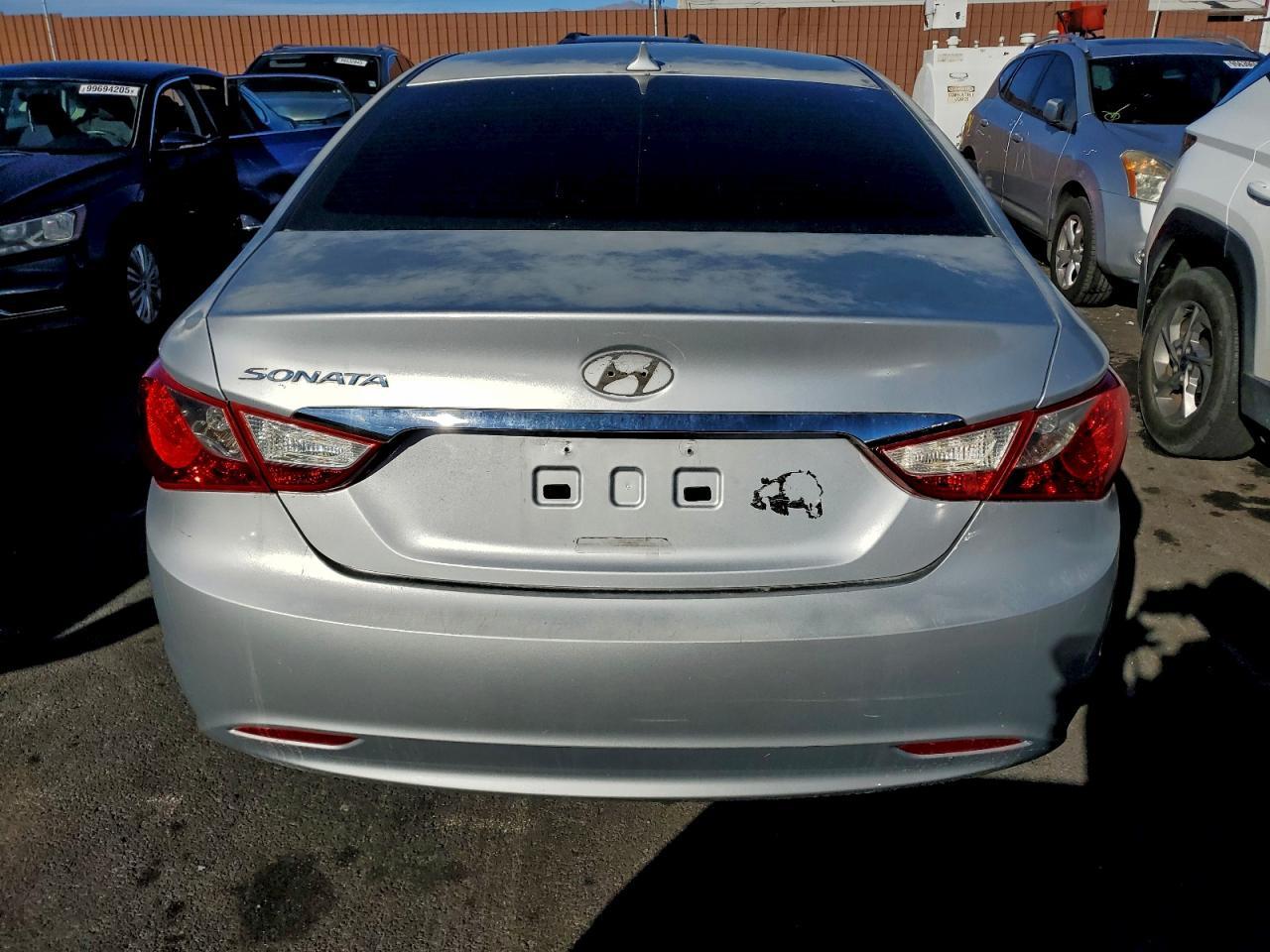2013 Hyundai Sonata Gls - Image 6