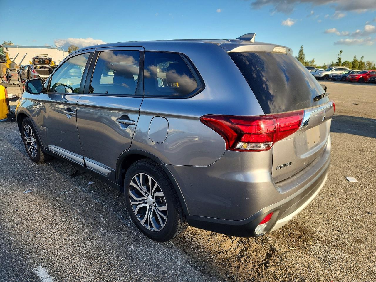 2018 Mitsubishi Outlander Es - Фото 2