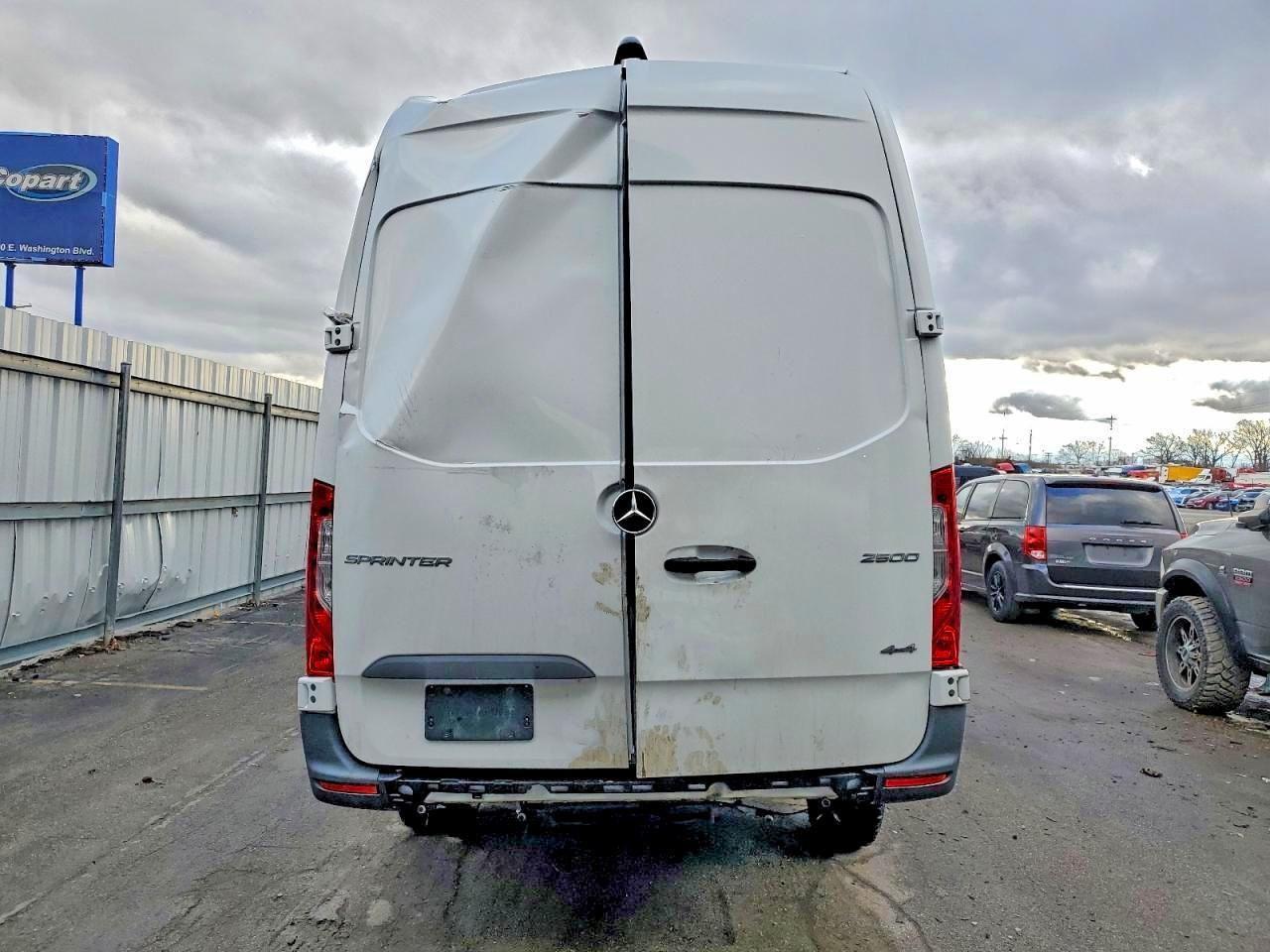 2022 Mercedes-Benz Sprinter 2500 Delivery Van - Image 6