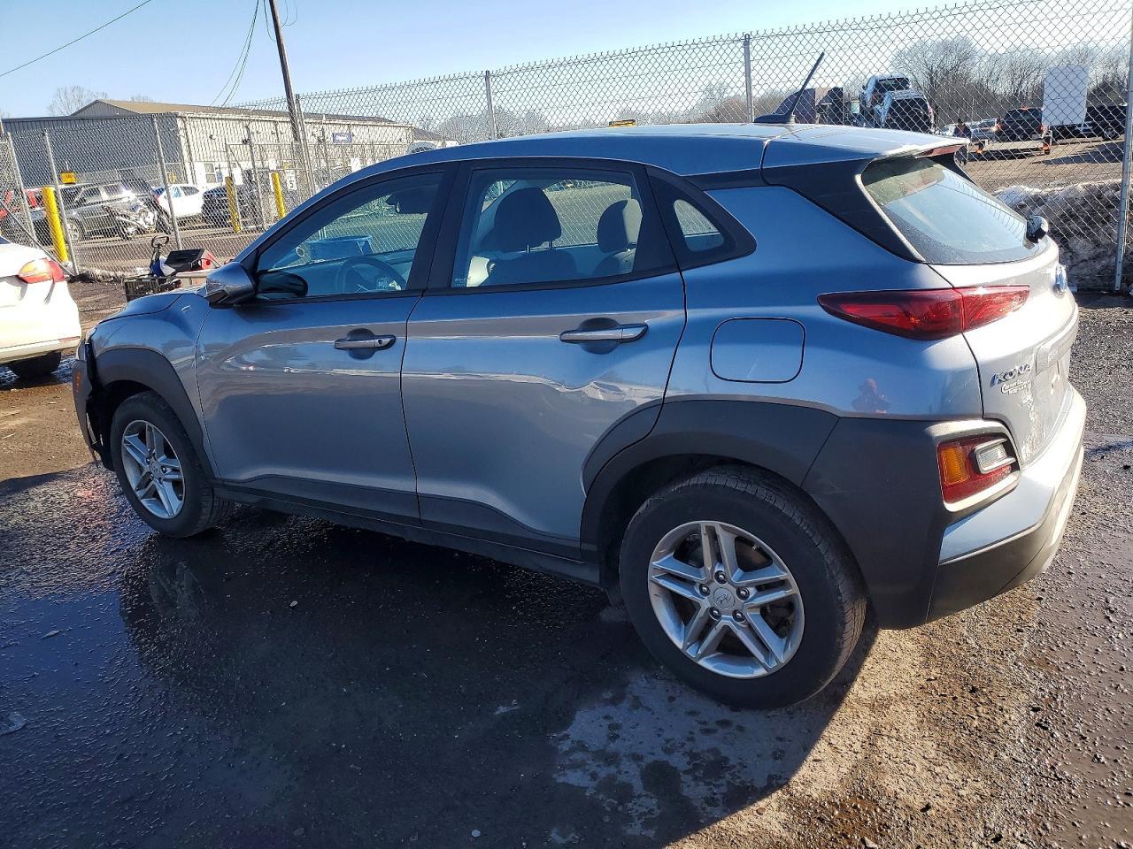 2021 Hyundai Kona Se - Фото 2
