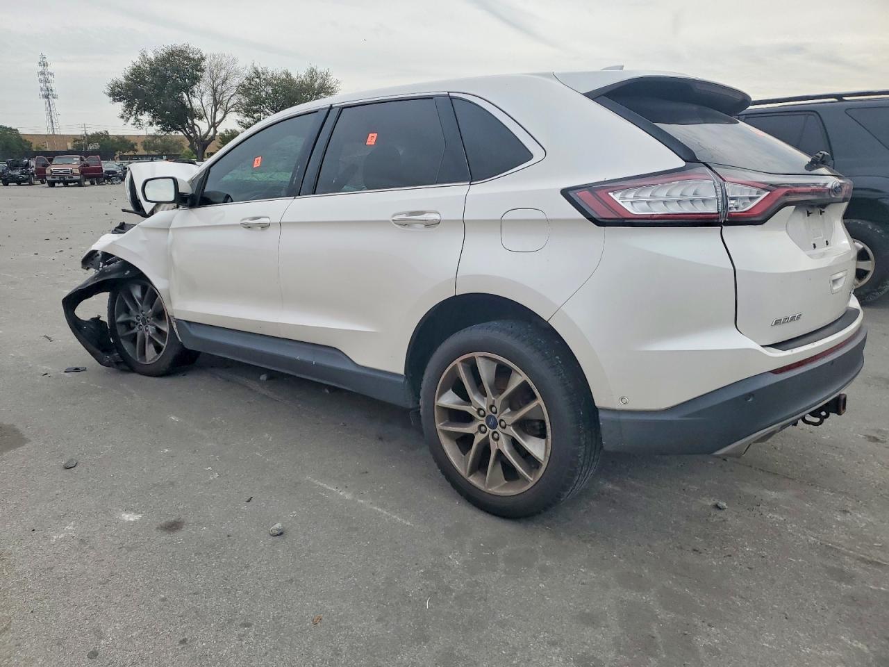 2015 Ford Edge Titanium - Фото 2