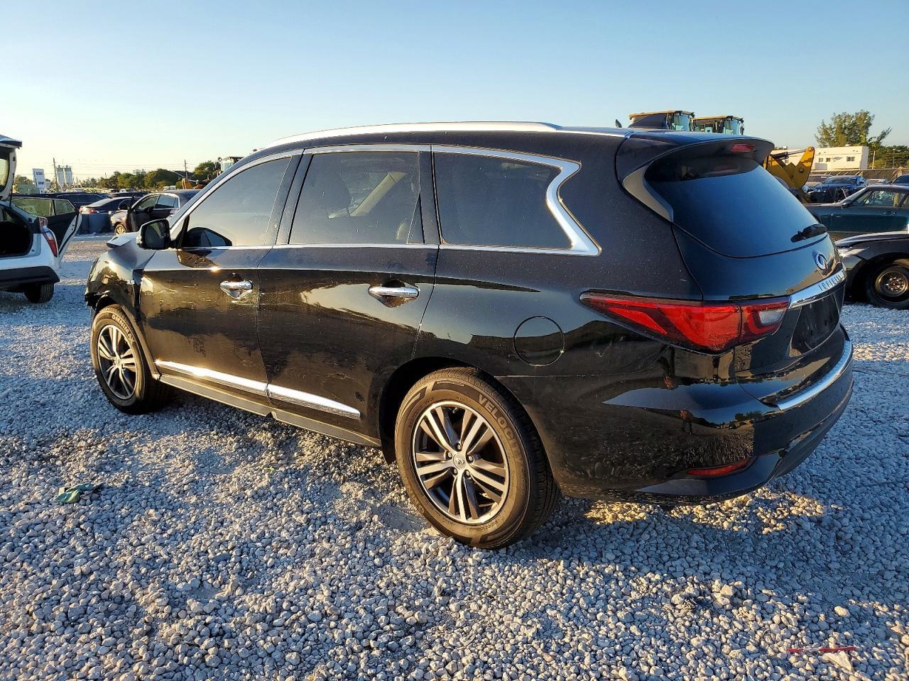 2019 Infiniti Qx60 Luxe - Image 2