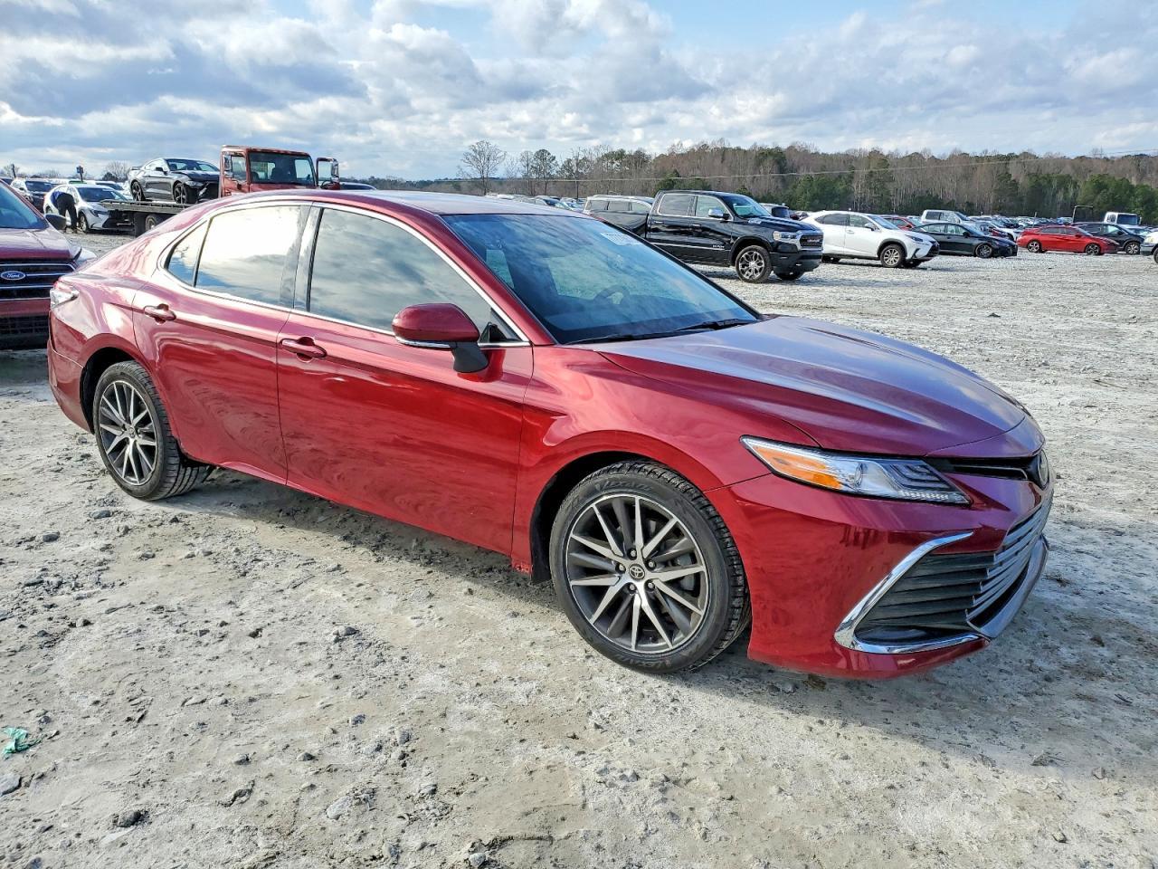 2022 Toyota Camry Xle - Image 4