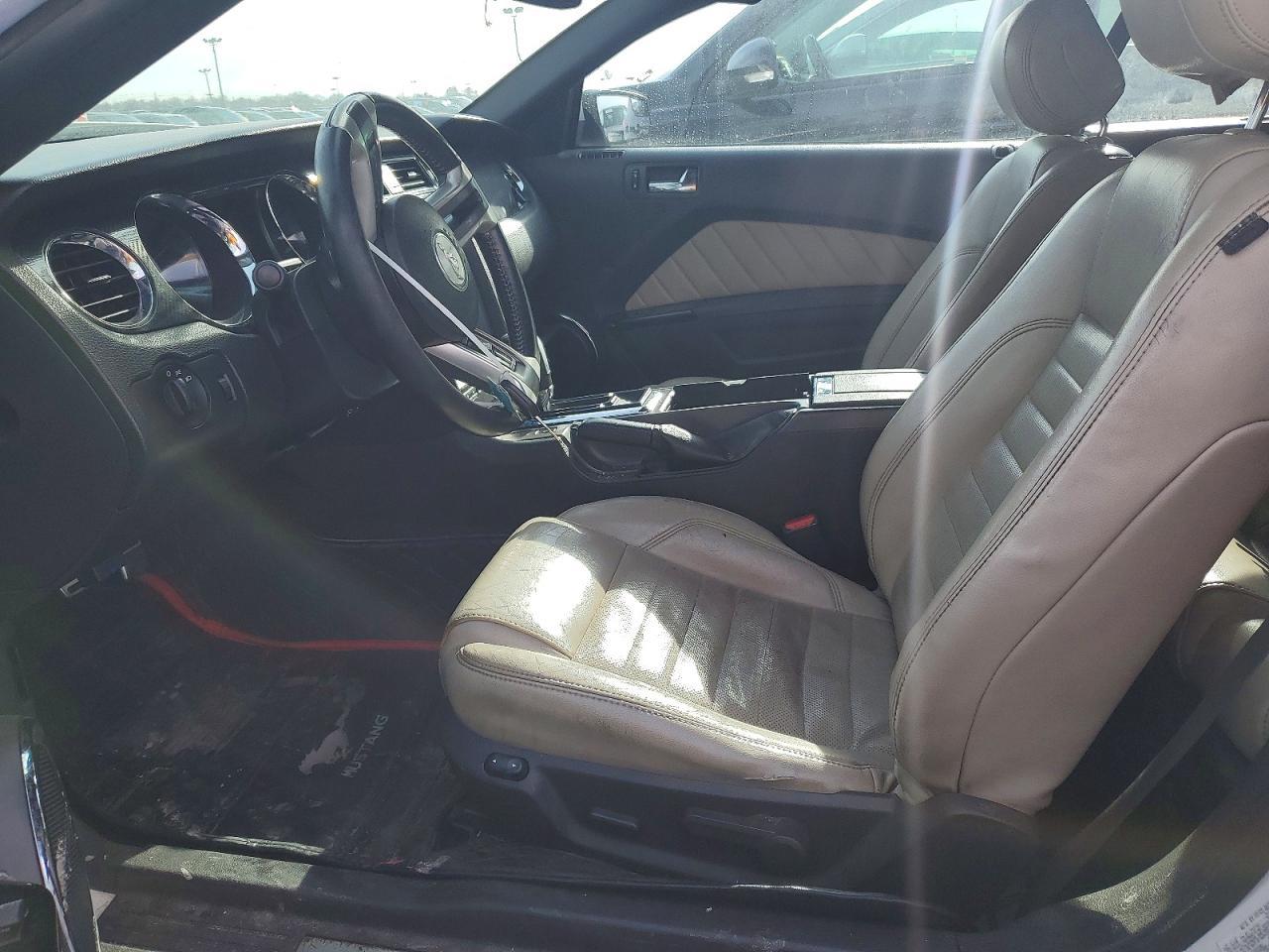 2013 Ford Mustang - Image 7