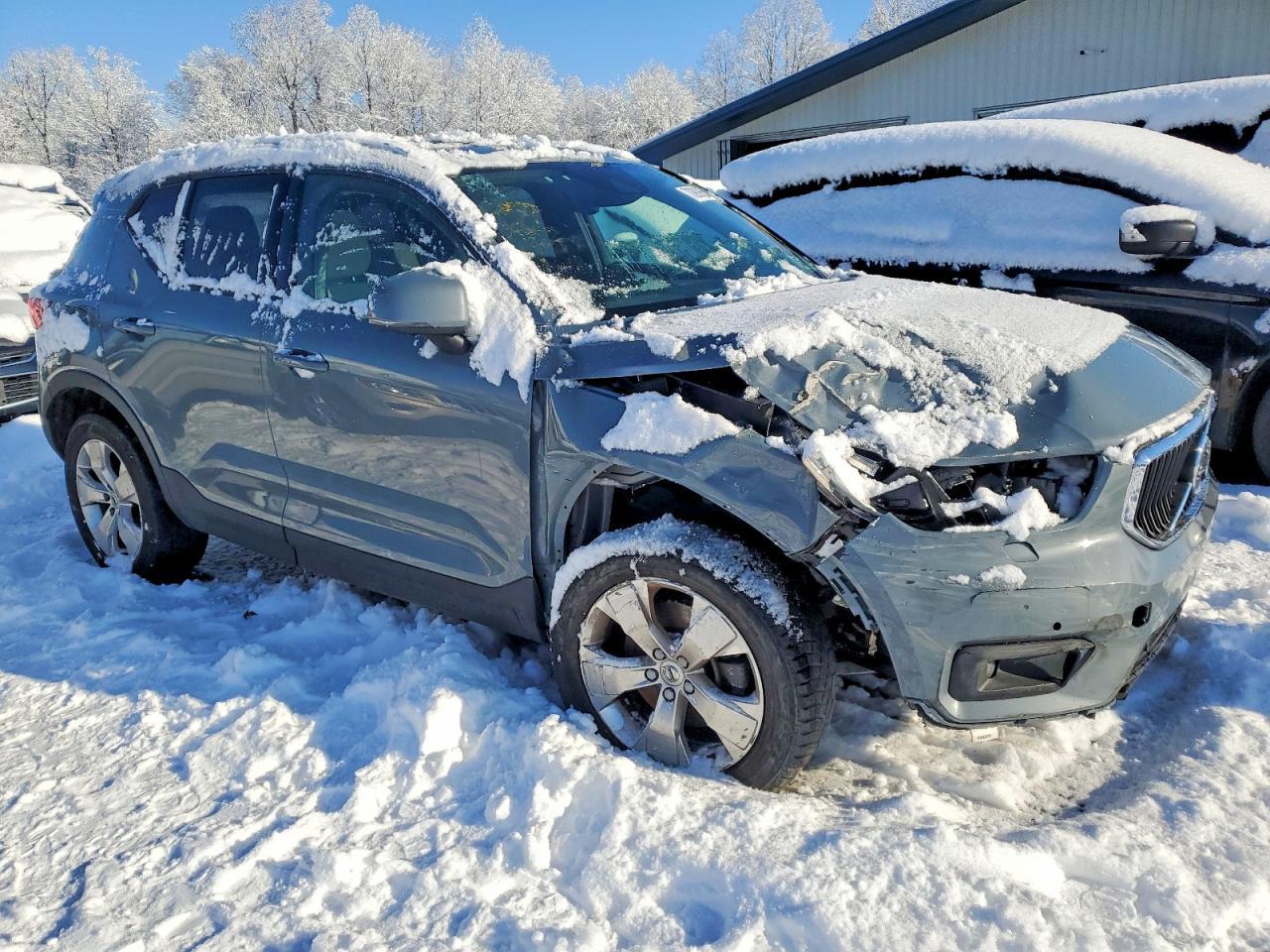 2020 Volvo Xc40 T5 Momentum - Фото 4