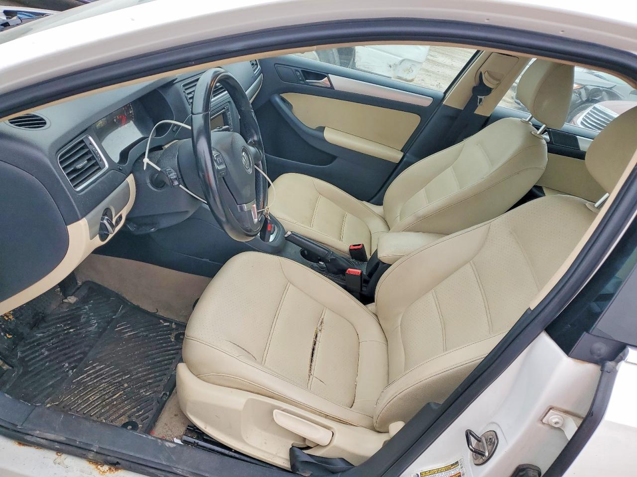 2011 Volkswagen Jetta - Image 7