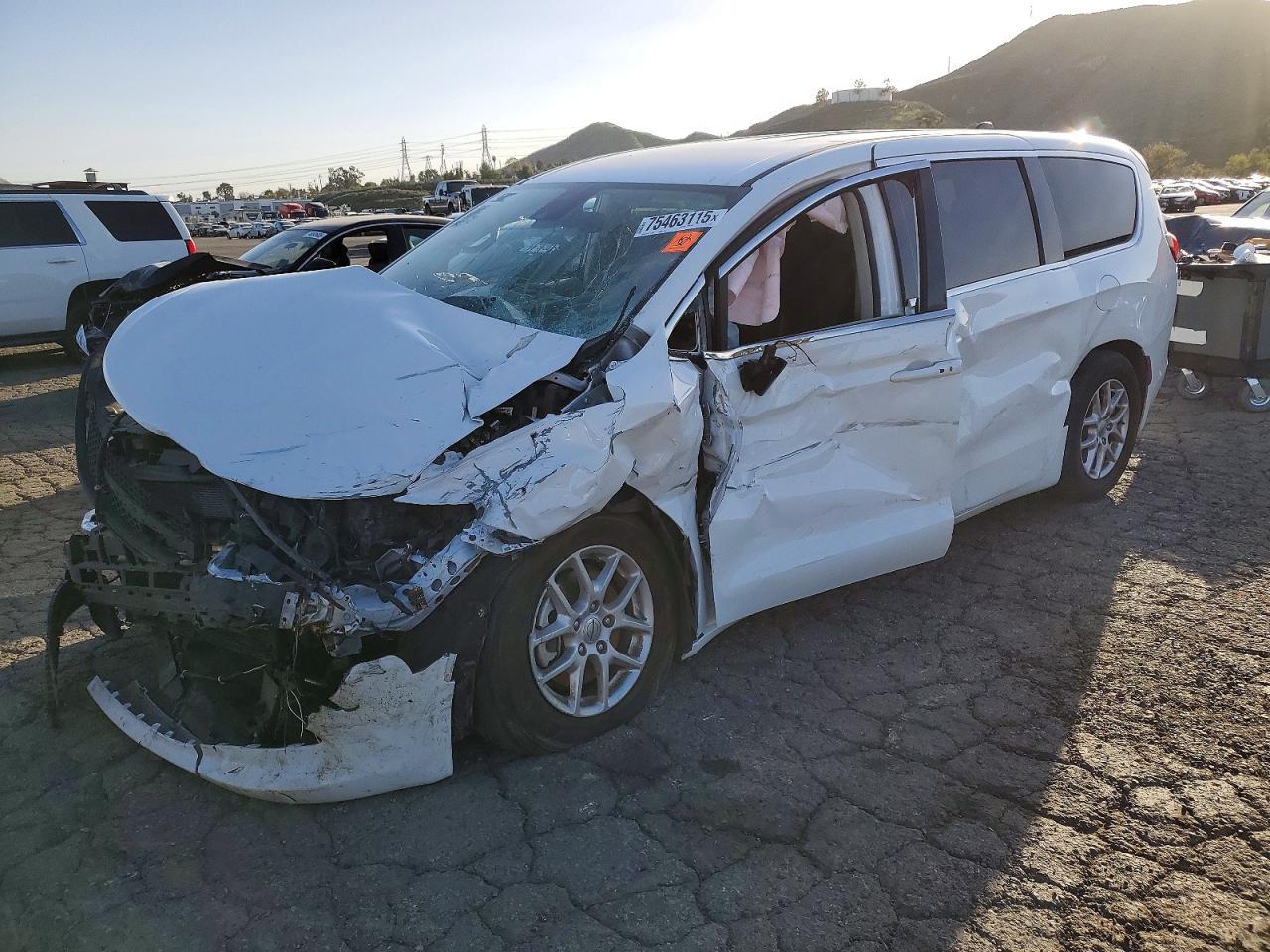 2024 Chrysler Voyager Lx