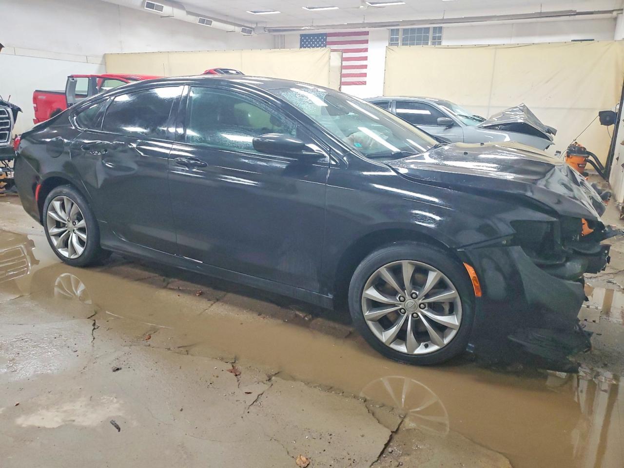 2016 Chrysler 200 S - Фото 4